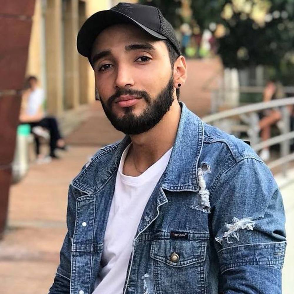 Meet your Posher, Esteban